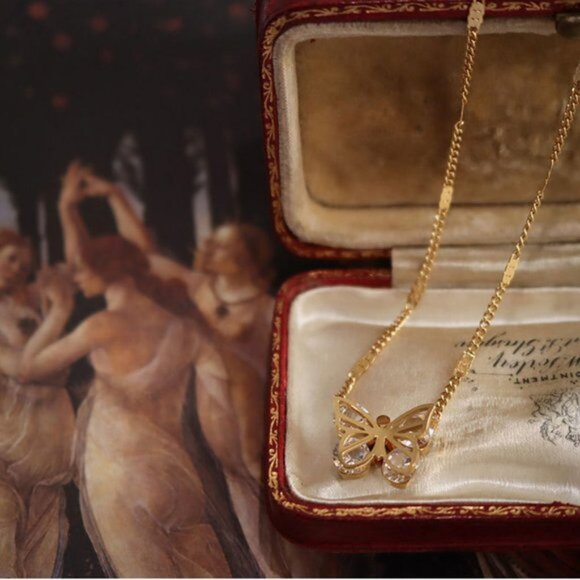 NEW 18K Gold Plated Diamond Butterfly Necklace - Picture 4 of 8